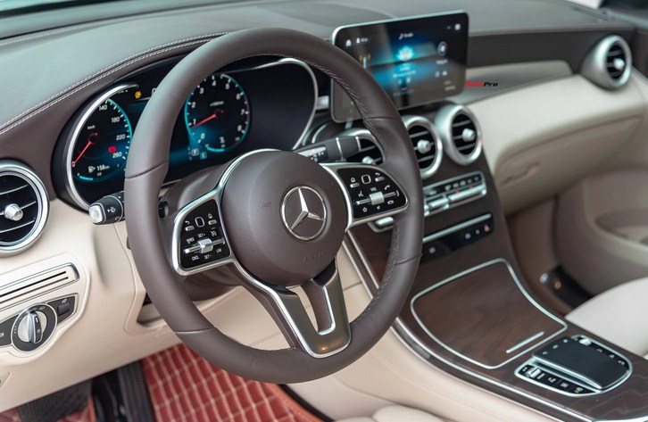 Mercedes GLC 200 LƯỚT CŨ có nên mua không ?