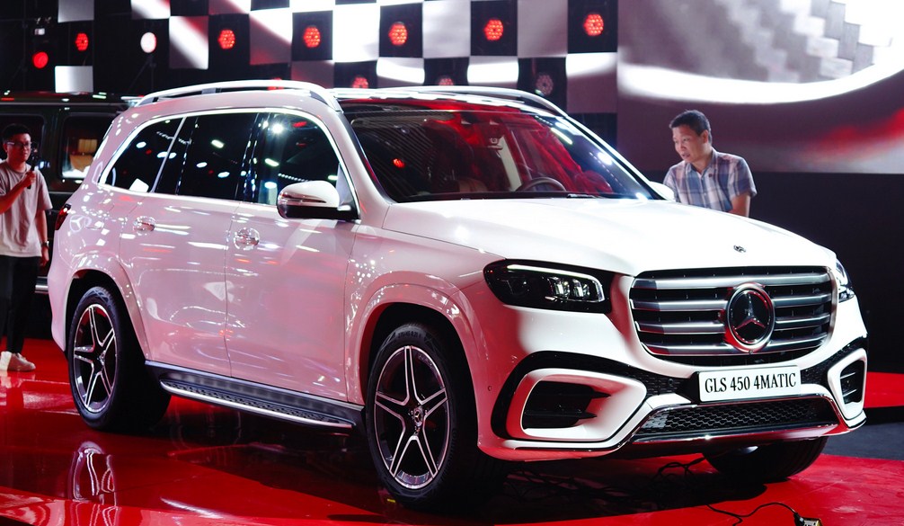 Giá Lăn Bánh Mercedes GLS 450 4MATIC 2026 Tháng 1: "Vị Vua" SUV 7 Chỗ Khẳng Định Vị Thế